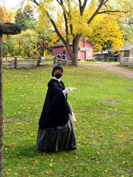 Intérprete vestida de época en Black Creek Pioneer Village