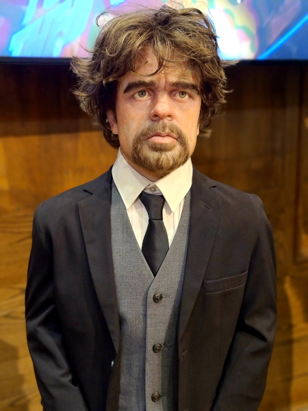 Estatua de cera de Peter Dinklage en Louis Tussaud's WaxWorks