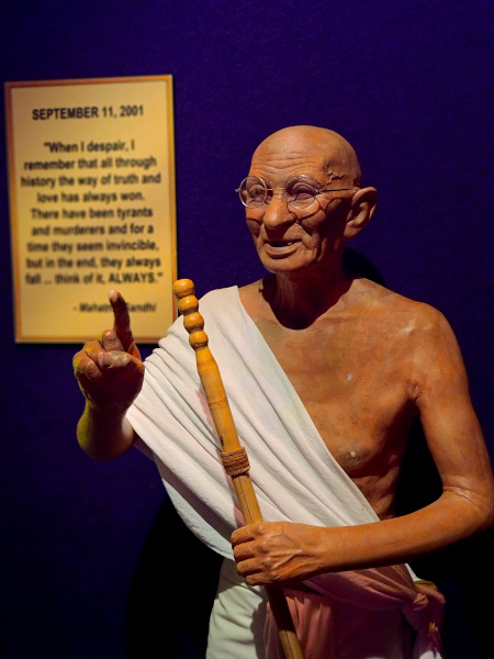 Estatua de cera de Gandhi en Louis Tussaud's WaxWorks