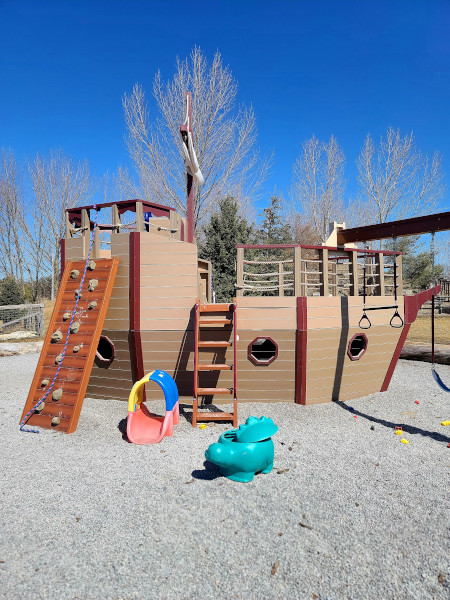 Barco pirata en el parque de diversiones