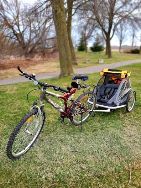 Bicicleta con trailer para niños