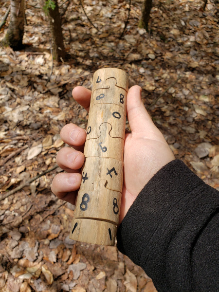 Geocaché # 144. Stacked Against You, uno de los cachés en la Capital del Geocaching en Canadá