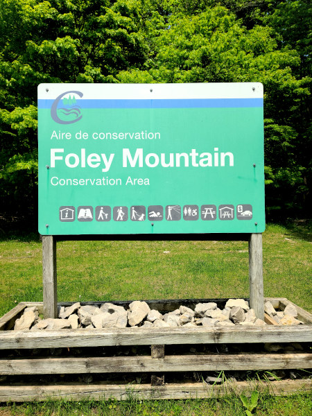Cartel en Foley Mountain Conservation Area