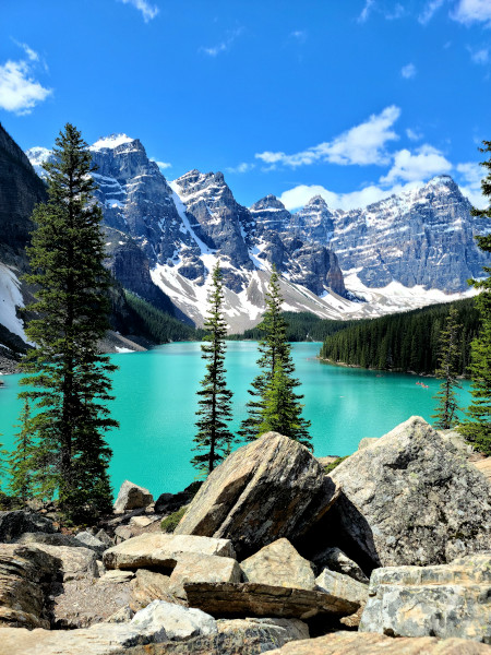 Las vistas de Moraine Lake desde Rockpile Viewpoint son de las más hermosas del mundo