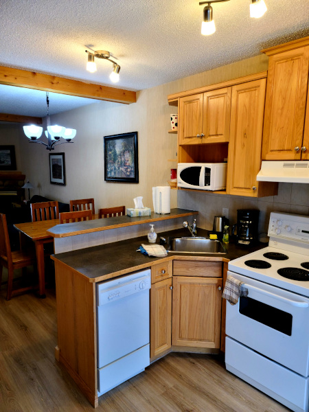 Interior del Airbnb Banff Woods Lodge, en las afueras de Canmore