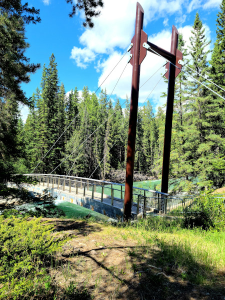 Quinto puente en Maligne Canyon