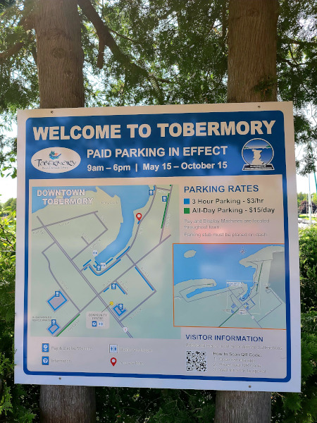 Horarios y precios del estacionamiento en el pueblo de Tobermory 