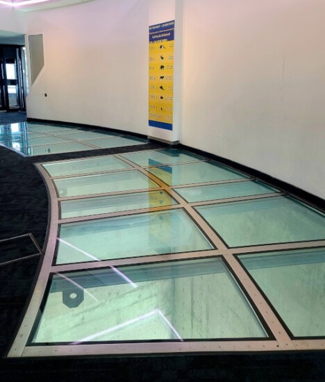 Piso de cristal de la Torre CN